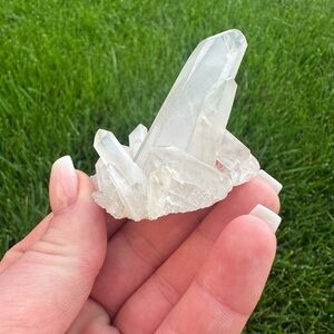 Clear Quartz Crystal Cluster - Natural Transparent Point